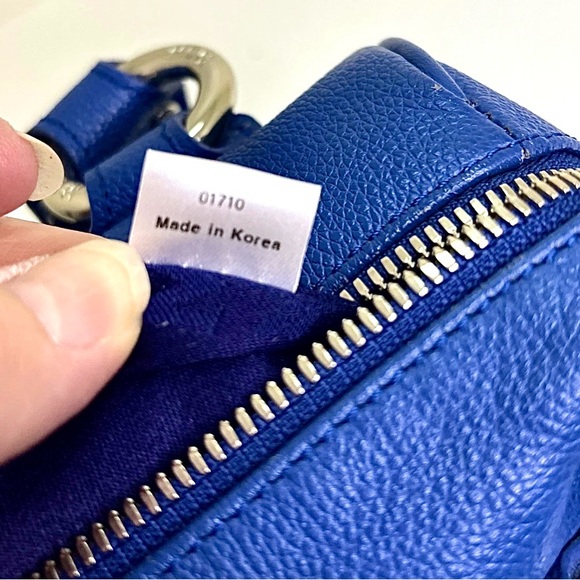 MCM Breathtakingly Beautiful Blue Pebbled Leather Boston Bag - Picture 13 of 14